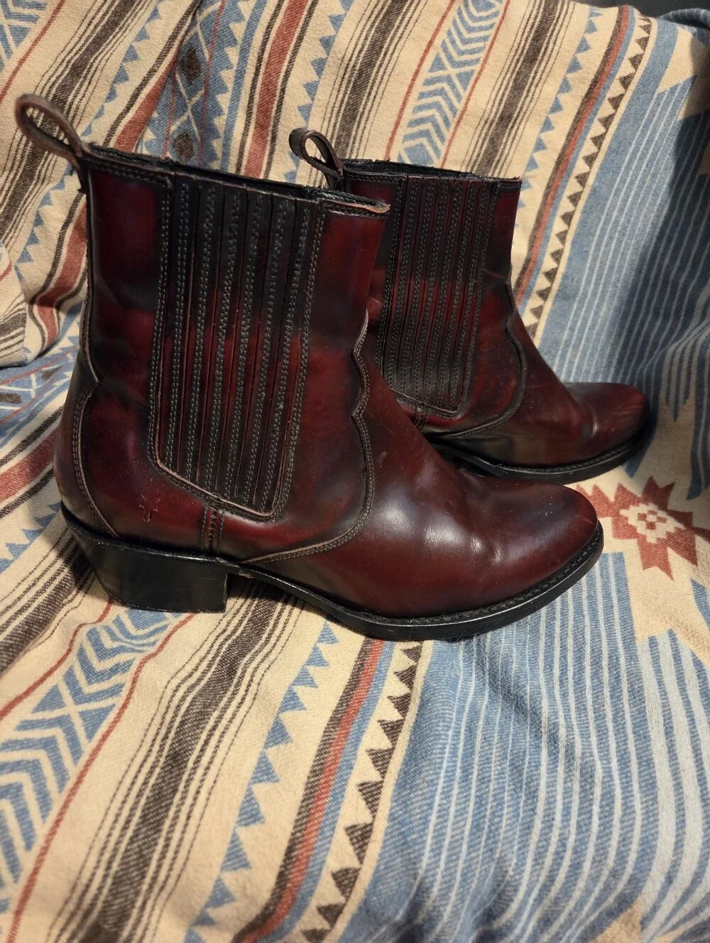 RARE Jamie Chelsea Burgundy/Bwn Frye Booties